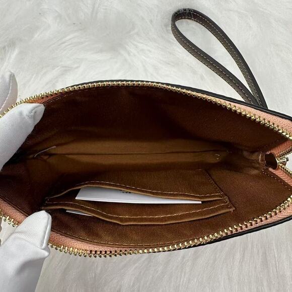 Coach Corner Zip Wristlet With Shell Print In Canvas Coral/Maple CBP23 NWT - Picture 4 of 5